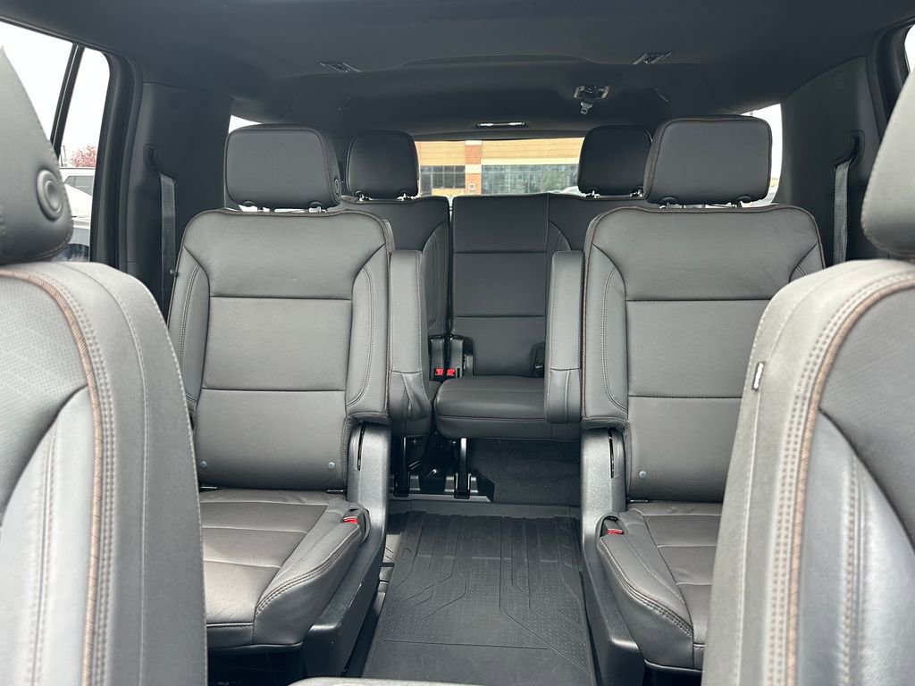 Used 2023 Chevrolet Suburban High Country AWD/4WD image 34