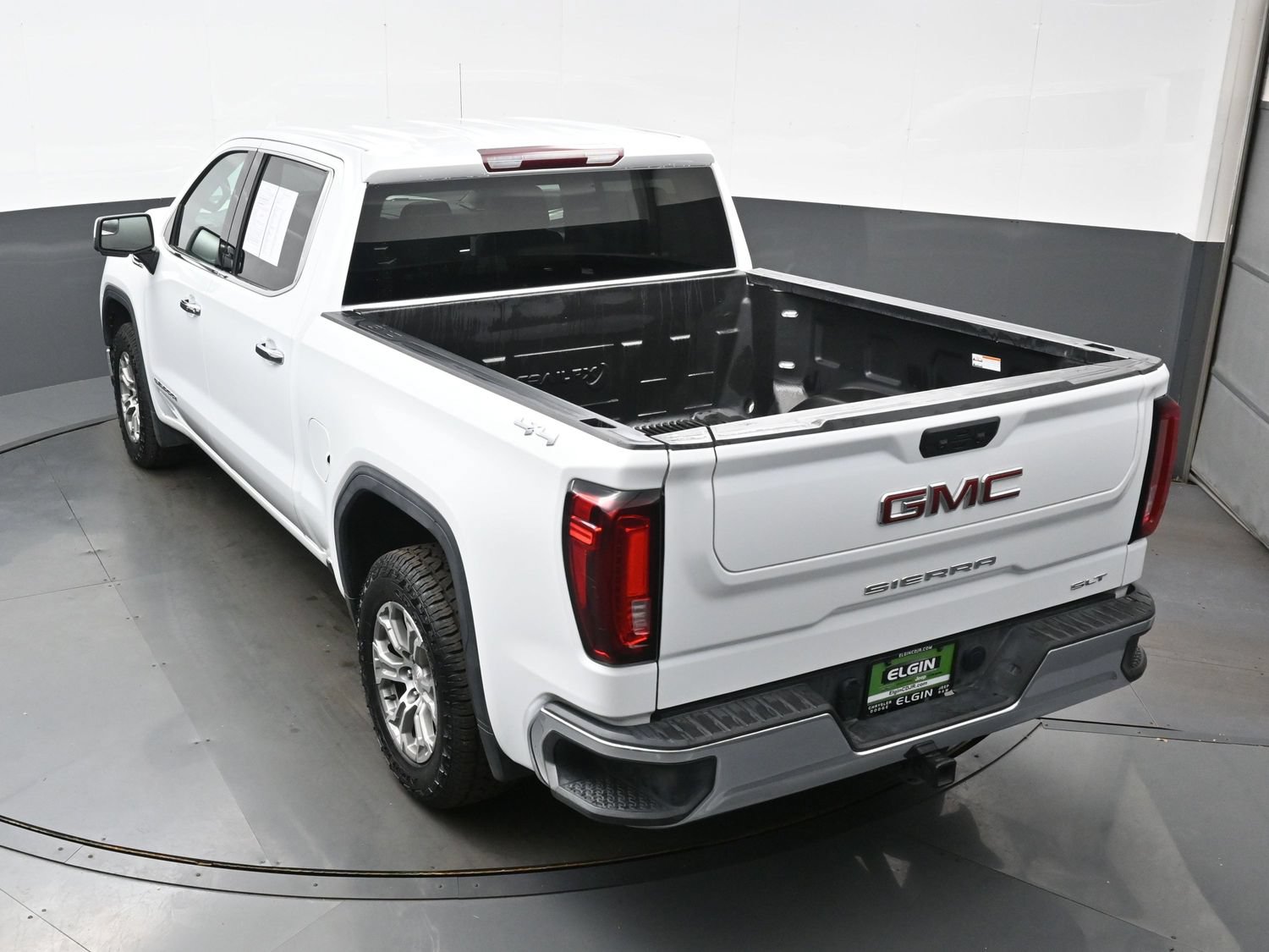 Used 2024 GMC Sierra 1500 SLT AWD/4WD image 37