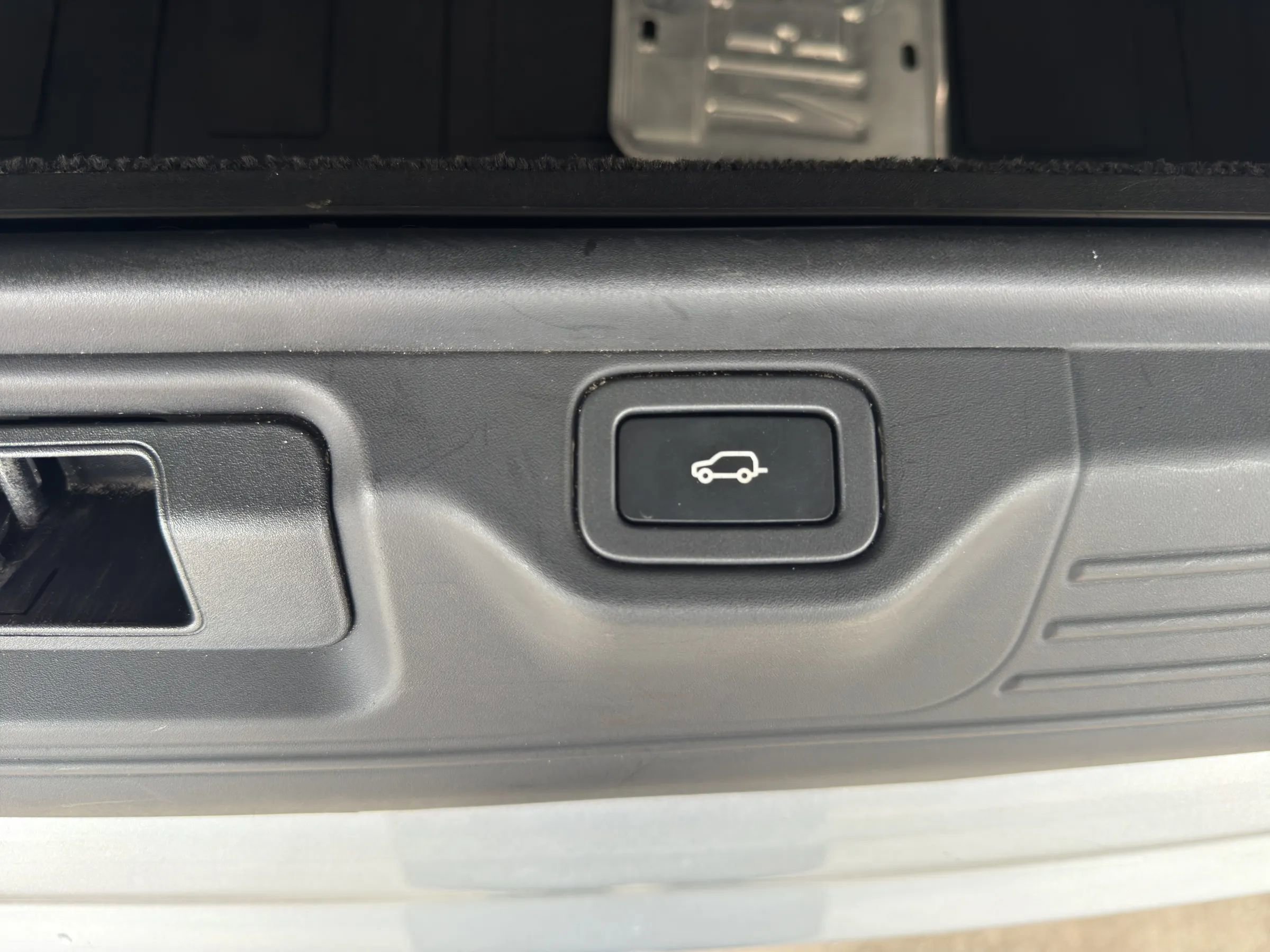 Used 2017 Land Rover Range Rover HSE image 26