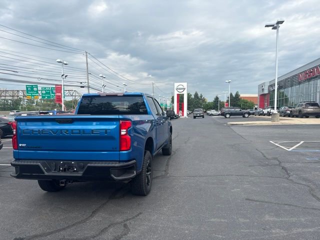 Used 2022 Chevrolet Silverado 1500 LT Trail Boss w/ Protection Package AWD/4WD image 9