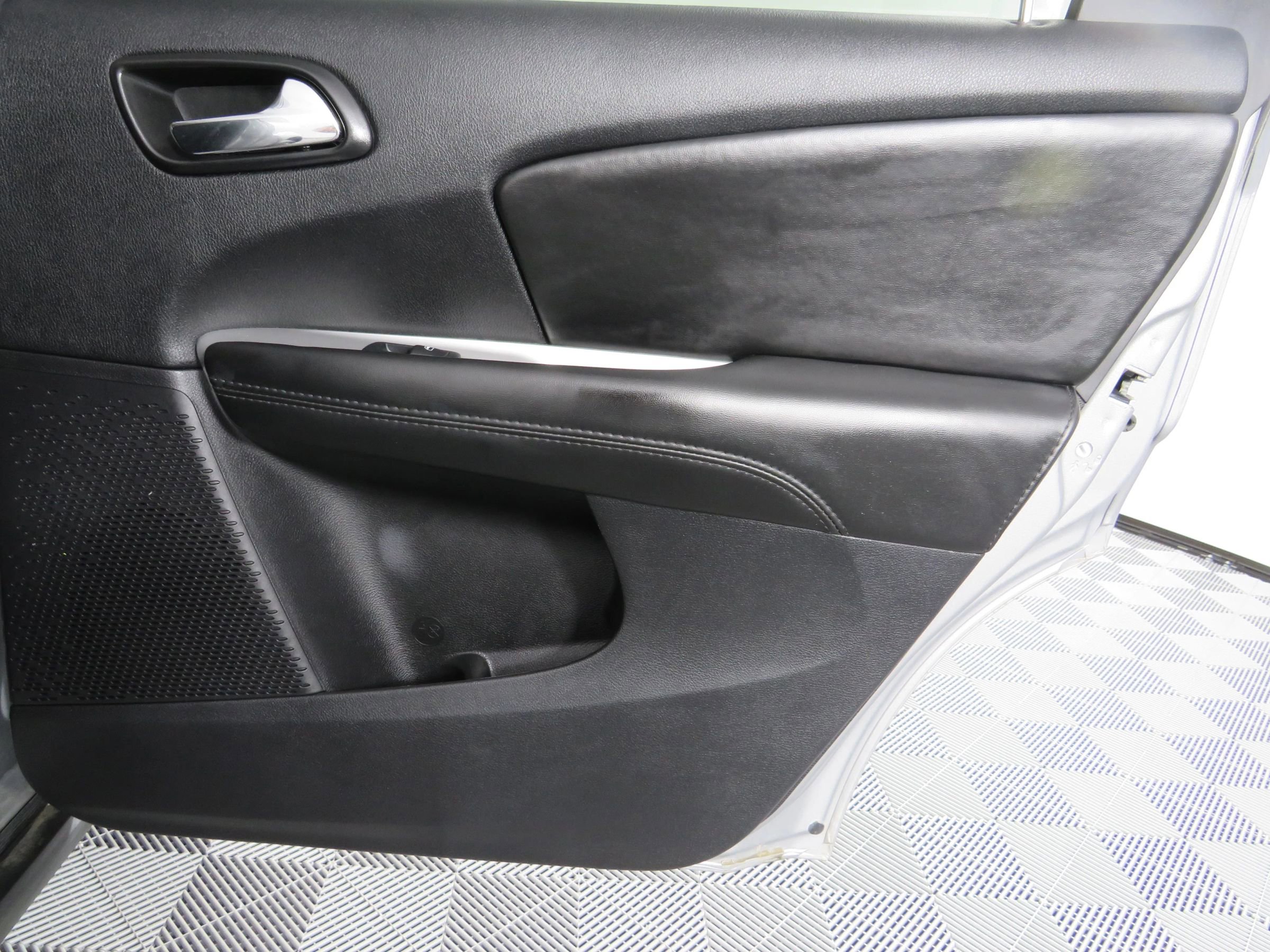 Used 2019 Dodge Journey SE w/ Blacktop Package FWD image 43