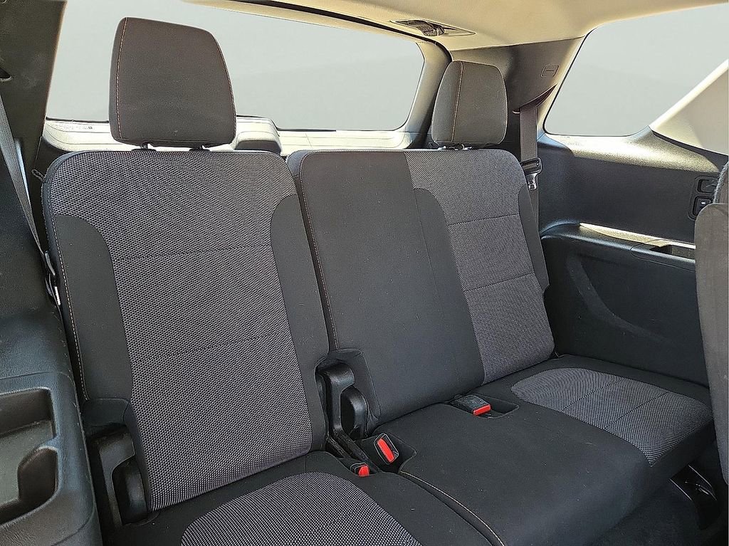 Used 2018 Chevrolet Traverse LT FWD image 11
