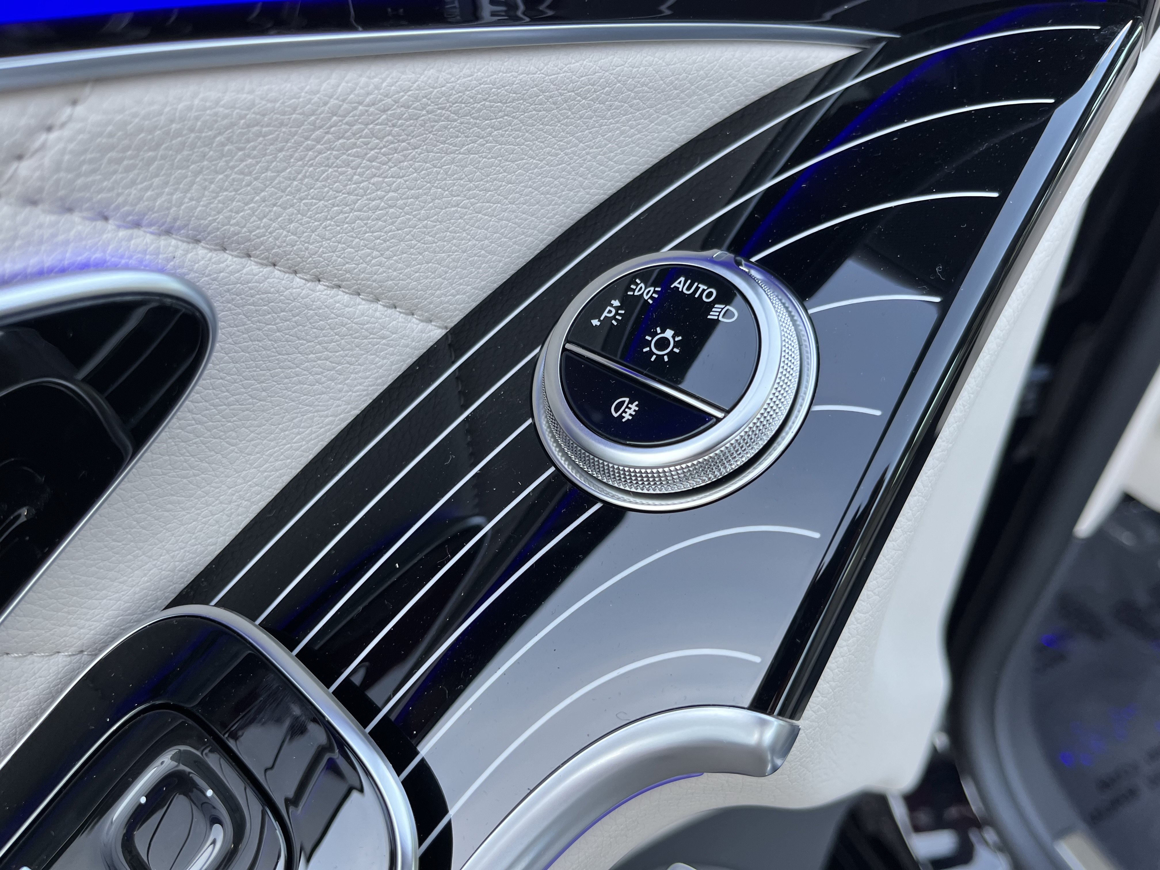 New 2026 Mercedes-Benz S 580e 4MATIC Sedan image 16