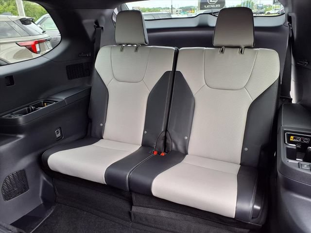 New 2026 Lexus TX 500h AWD image 31