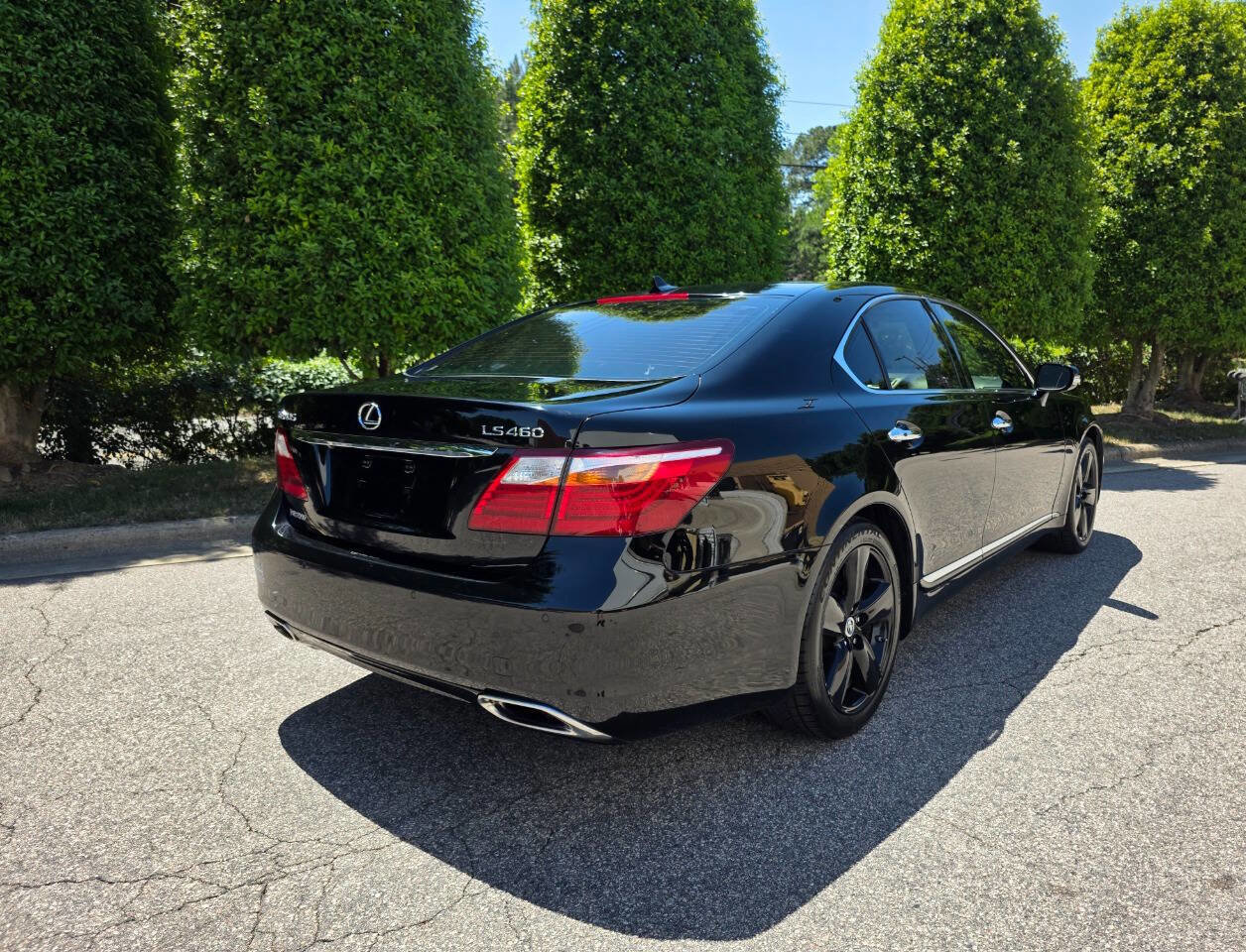 Used 2010 Lexus LS 460 RWD image 5