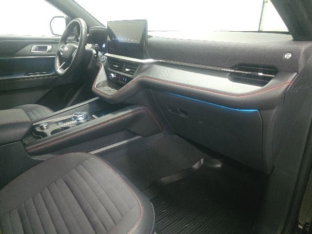 Used 2025 Ford Explorer ST-Line w/ Premium Package AWD/4WD image 4