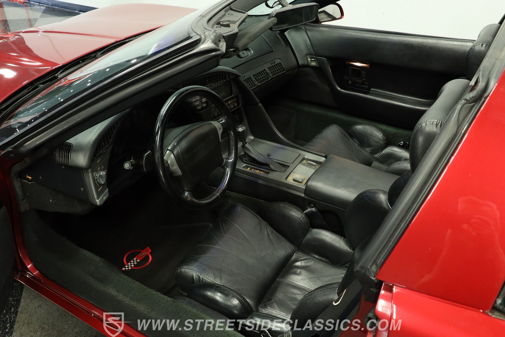 Used 1990 Chevrolet Corvette Coupe RWD image 4