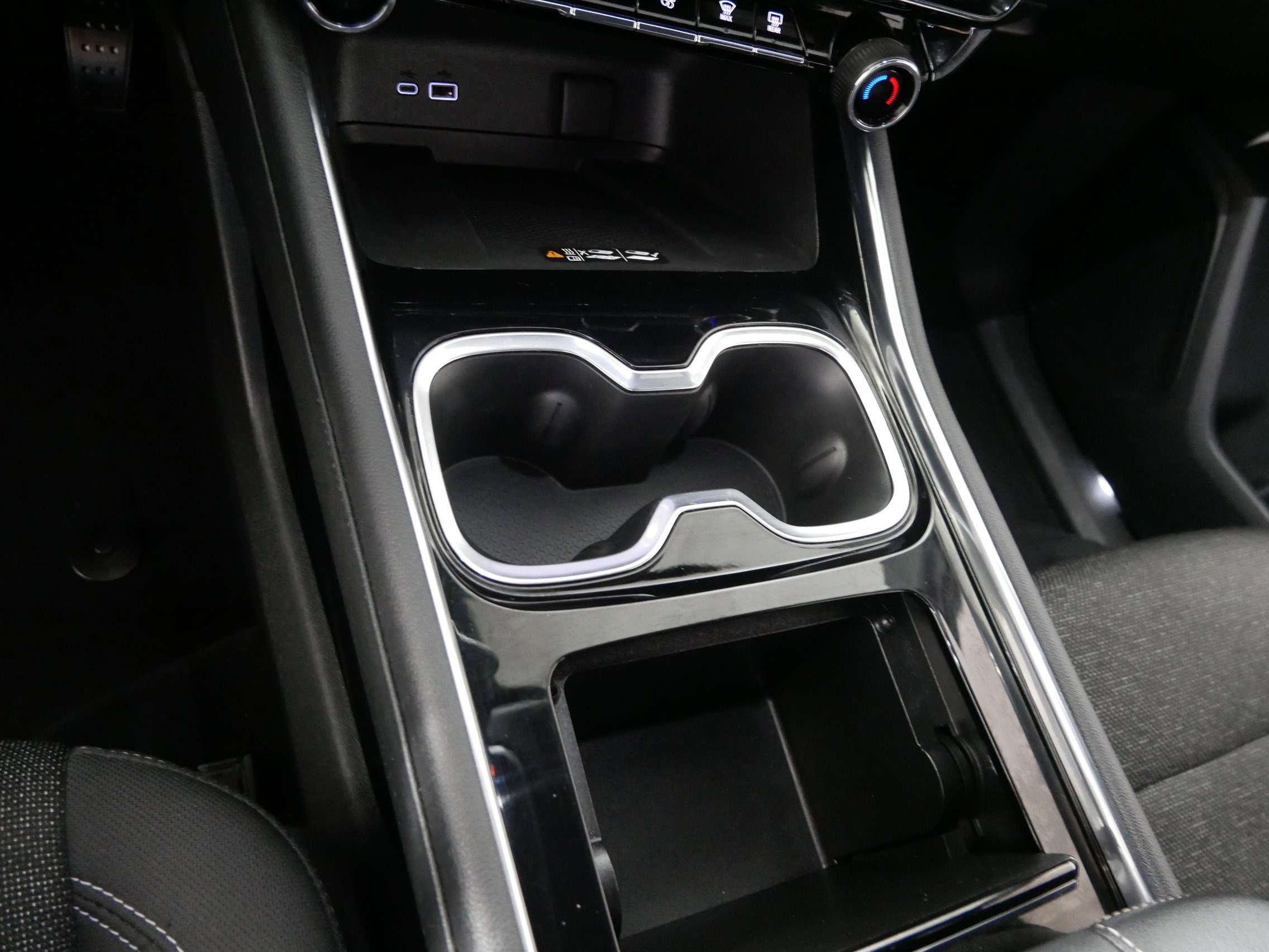 Used 2024 Chevrolet Traverse LT image 30