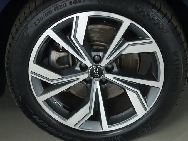 Used 2024 Audi Q4 e-tron Premium w/ Convenience Package image 10