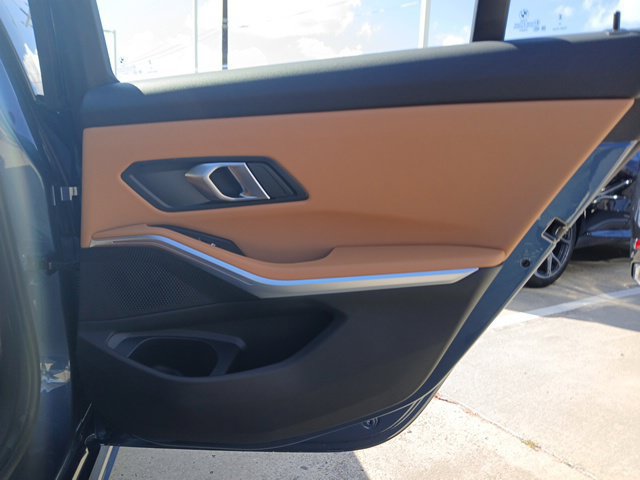 New 2026 BMW 330i Sedan w/ M Sport Package RWD image 9