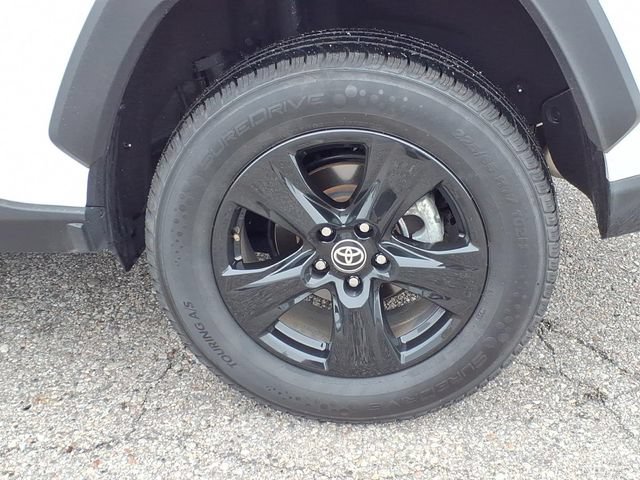 Used 2025 Toyota RAV4 XLE FWD image 8