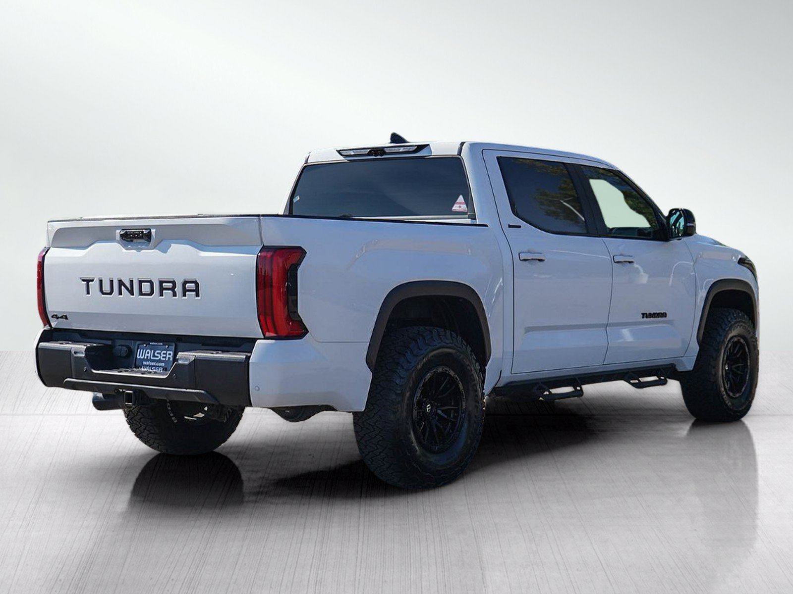 Used 2025 Toyota Tundra Limited AWD/4WD image 5