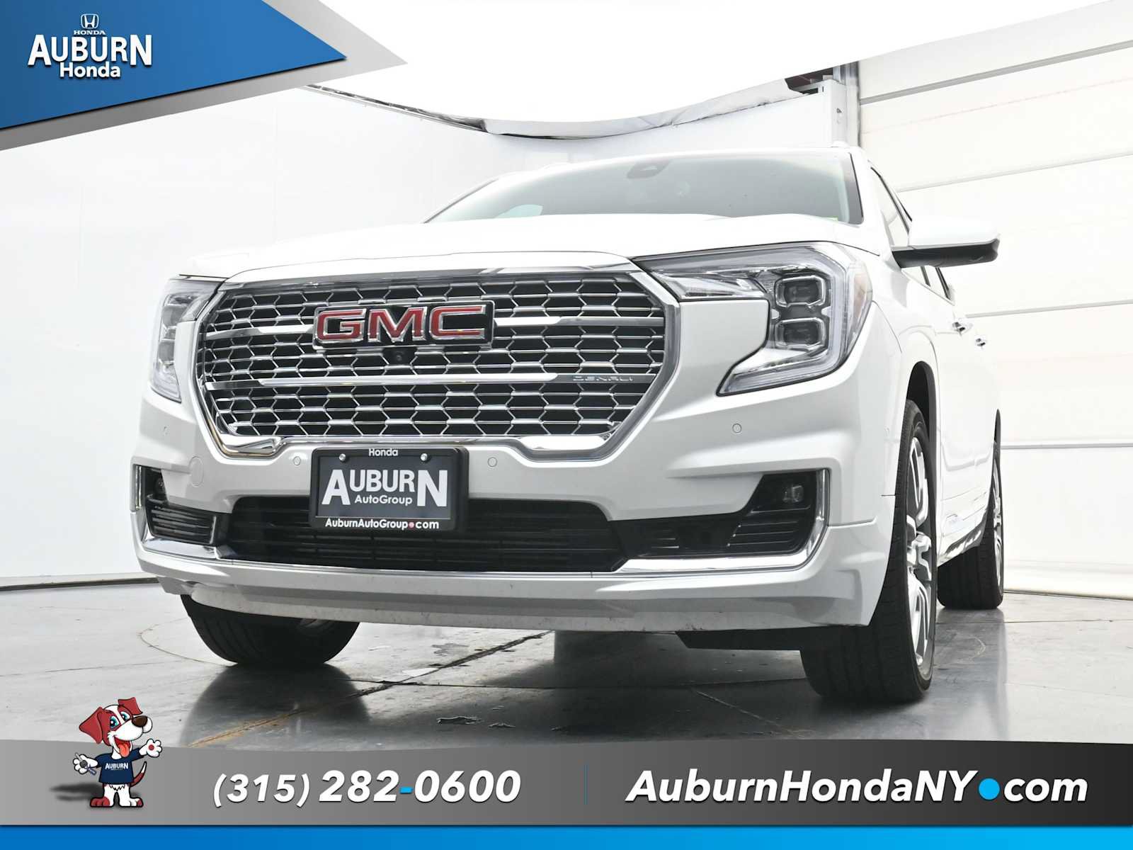 Used 2022 GMC Terrain Denali w/ Denali Premium Package AWD/4WD image 21