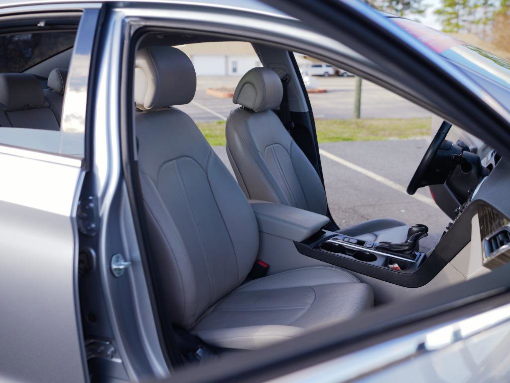 Used 2015 Hyundai Sonata Limited w/ Option Group 06 image 27