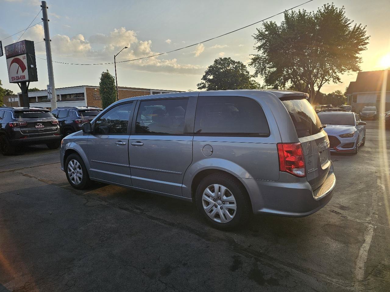 Used 2015 Dodge Grand Caravan SE w/ Quick Order Package 29E SE FWD image 7