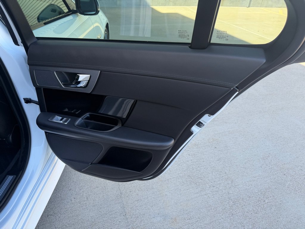 Used 2012 Jaguar XF R RWD image 25