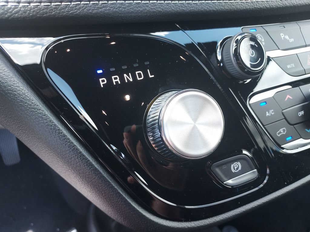 New 2027 Chrysler Pacifica Select w/ S Appearance Package FWD image 26