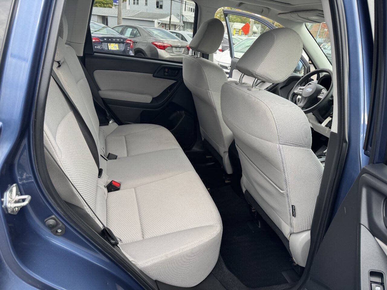 Used 2014 Subaru Forester 2.5i Premium w/ All-Weather Package AWD/4WD image 18