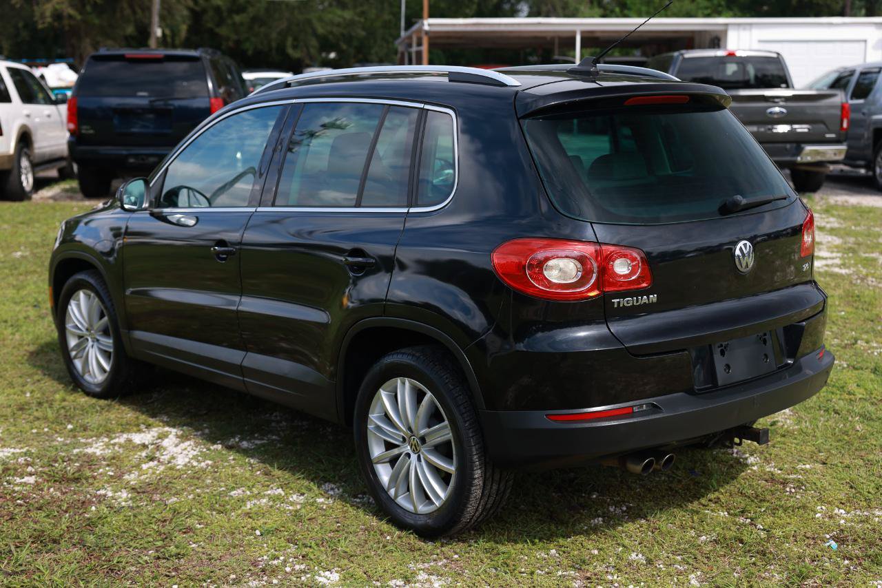 Used 2011 Volkswagen Tiguan SE FWD image 5