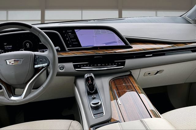 Used 2023 Cadillac Escalade Premium Luxury Platinum w/ LPO, Radiant Package AWD/4WD image 6