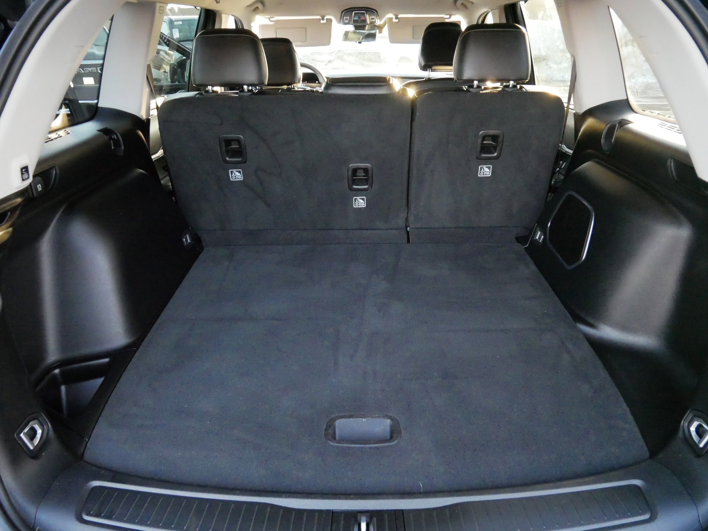 Used 2023 Jeep Grand Cherokee Limited w/ Luxury Tech Group II image 18