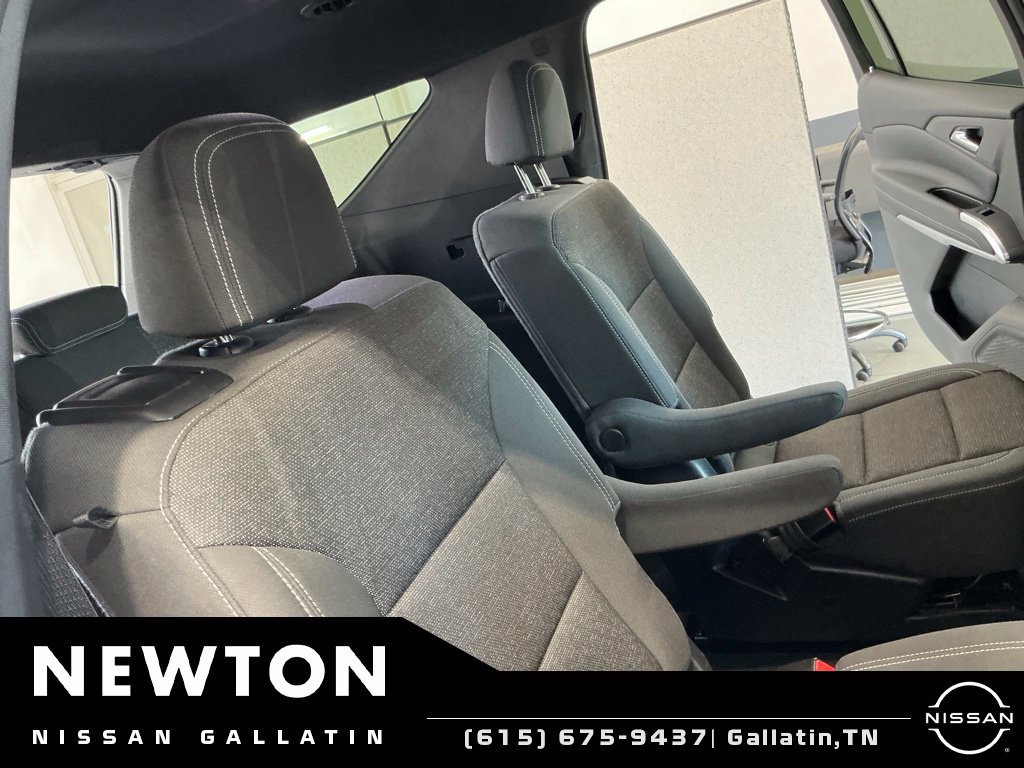 Used 2024 Chevrolet Traverse LT FWD image 22