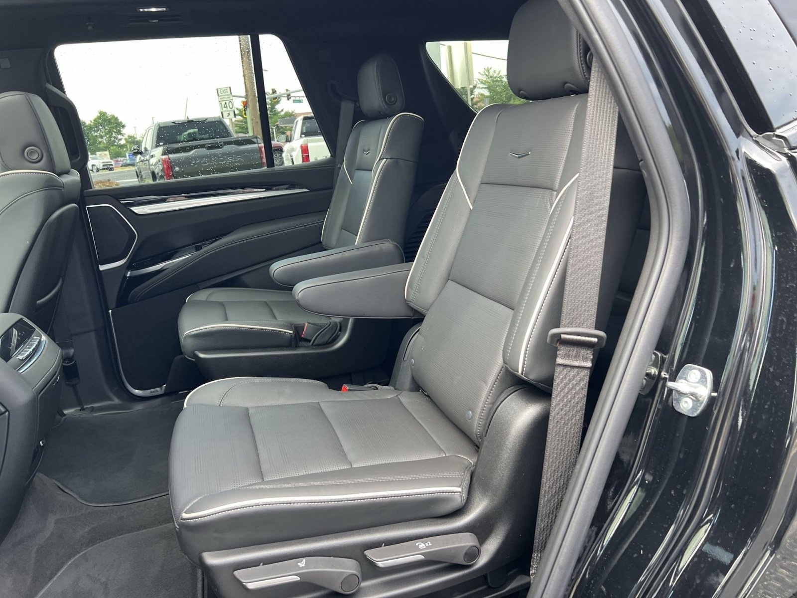 Used 2026 Cadillac Escalade Sport AWD/4WD image 25