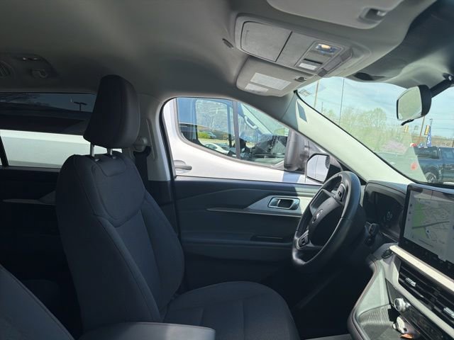 Used 2025 Ford Explorer Active image 12