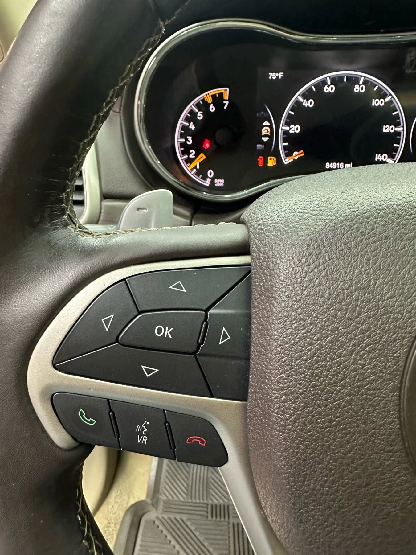 Used 2014 Jeep Grand Cherokee Overland w/ Advanced Technology Group image 16