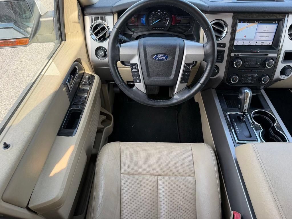Used 2017 Ford Expedition Limited w/ Equipment Group 301A AWD/4WD image 9