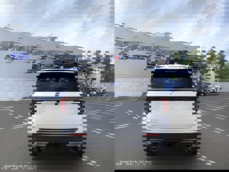 Used 2025 Ford Explorer Platinum w/ Ultimate Package image 27