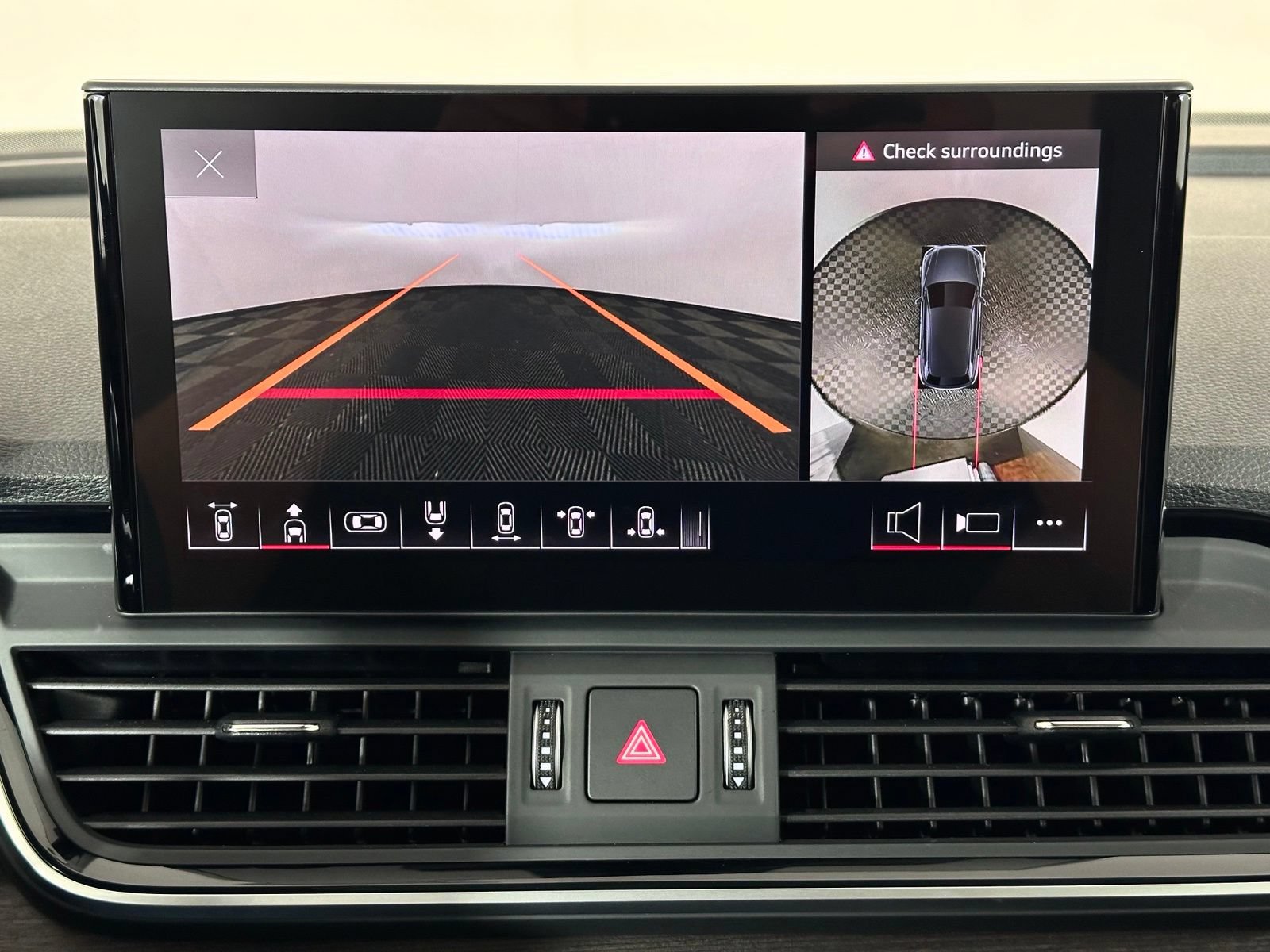Used 2024 Audi Q5 e Premium Plus AWD/4WD image 44