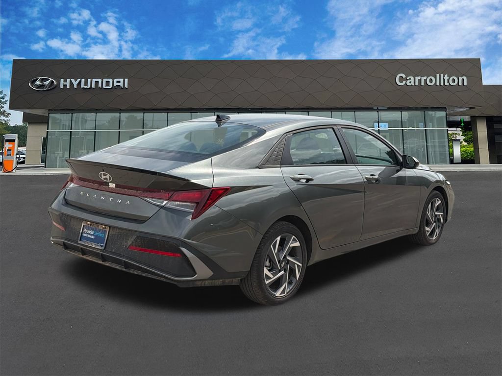 Certified 2025 Hyundai Elantra Sport FWD image 5