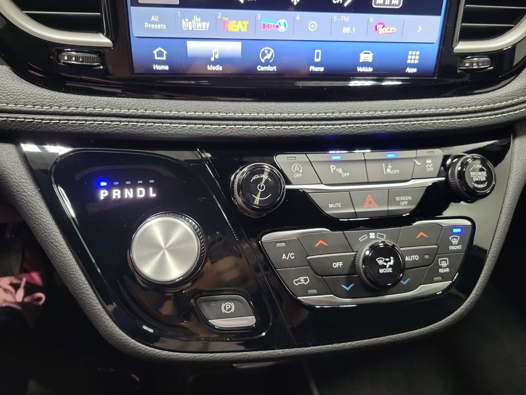 New 2026 Chrysler Pacifica Select image 20