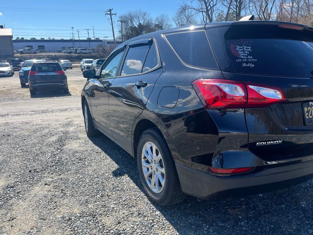 Used 2020 Chevrolet Equinox LS w/ LS Convenience Package image 3