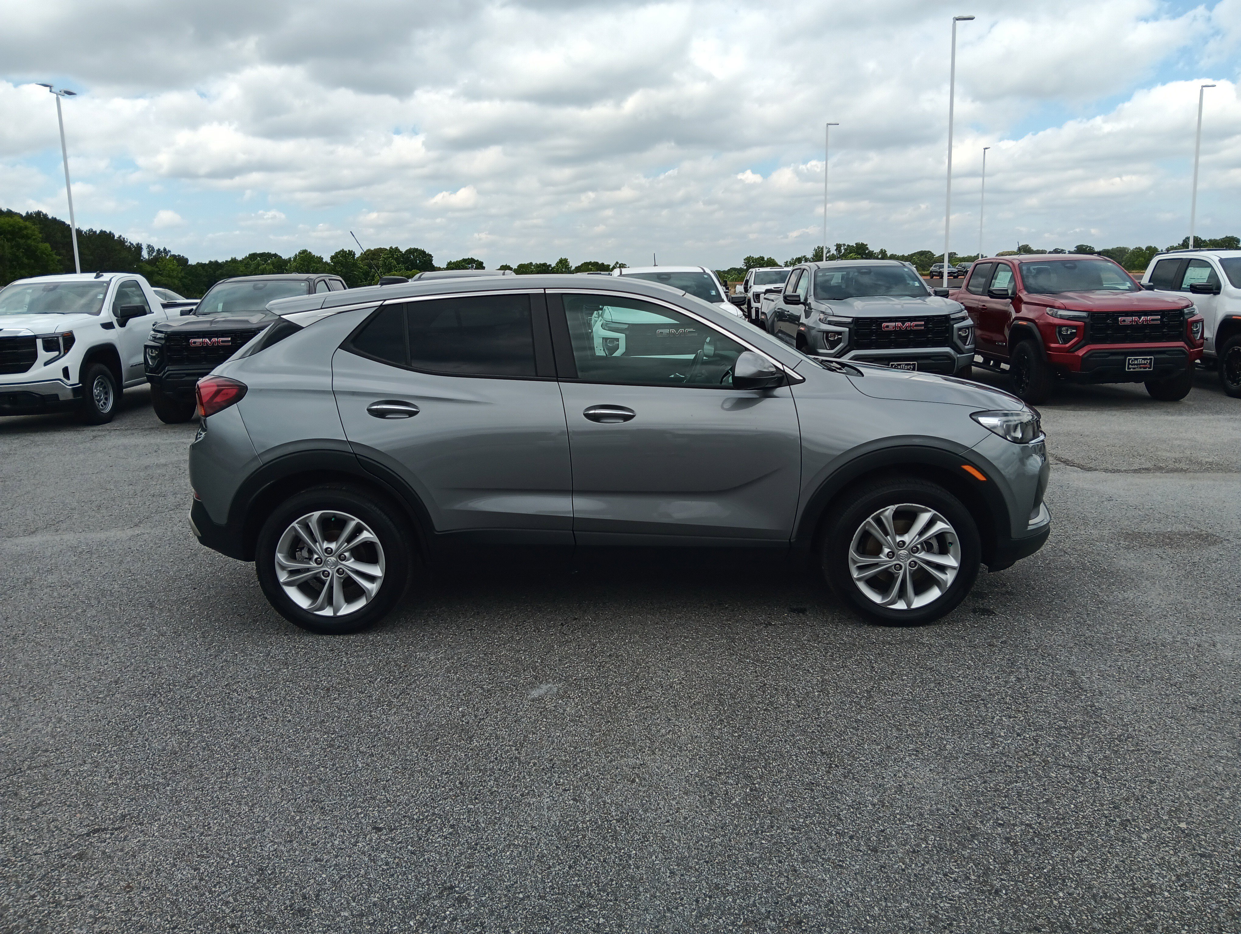 Used 2023 Buick Encore GX Preferred w/ Cold Weather Comfort Package AWD/4WD image 7
