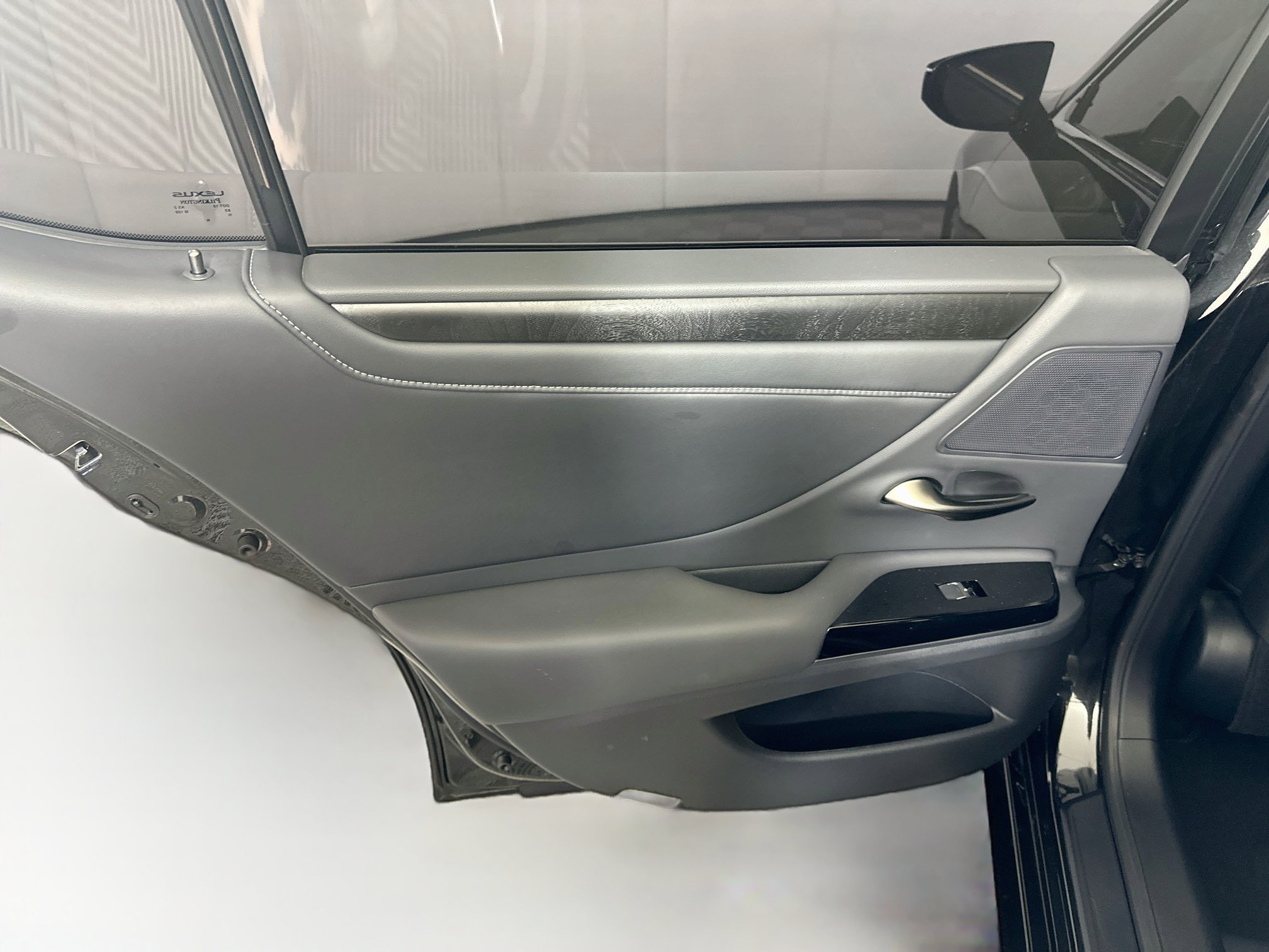 Used 2024 Lexus ES 300h w/ Premium Package FWD image 26