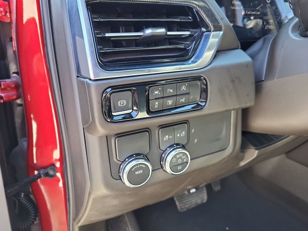 Used 2025 GMC Yukon XL Elevation w/ LPO, Elevation Black Package image 14