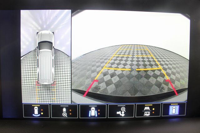 Used 2023 Chevrolet Tahoe Z71 w/ Luxury Package image 4