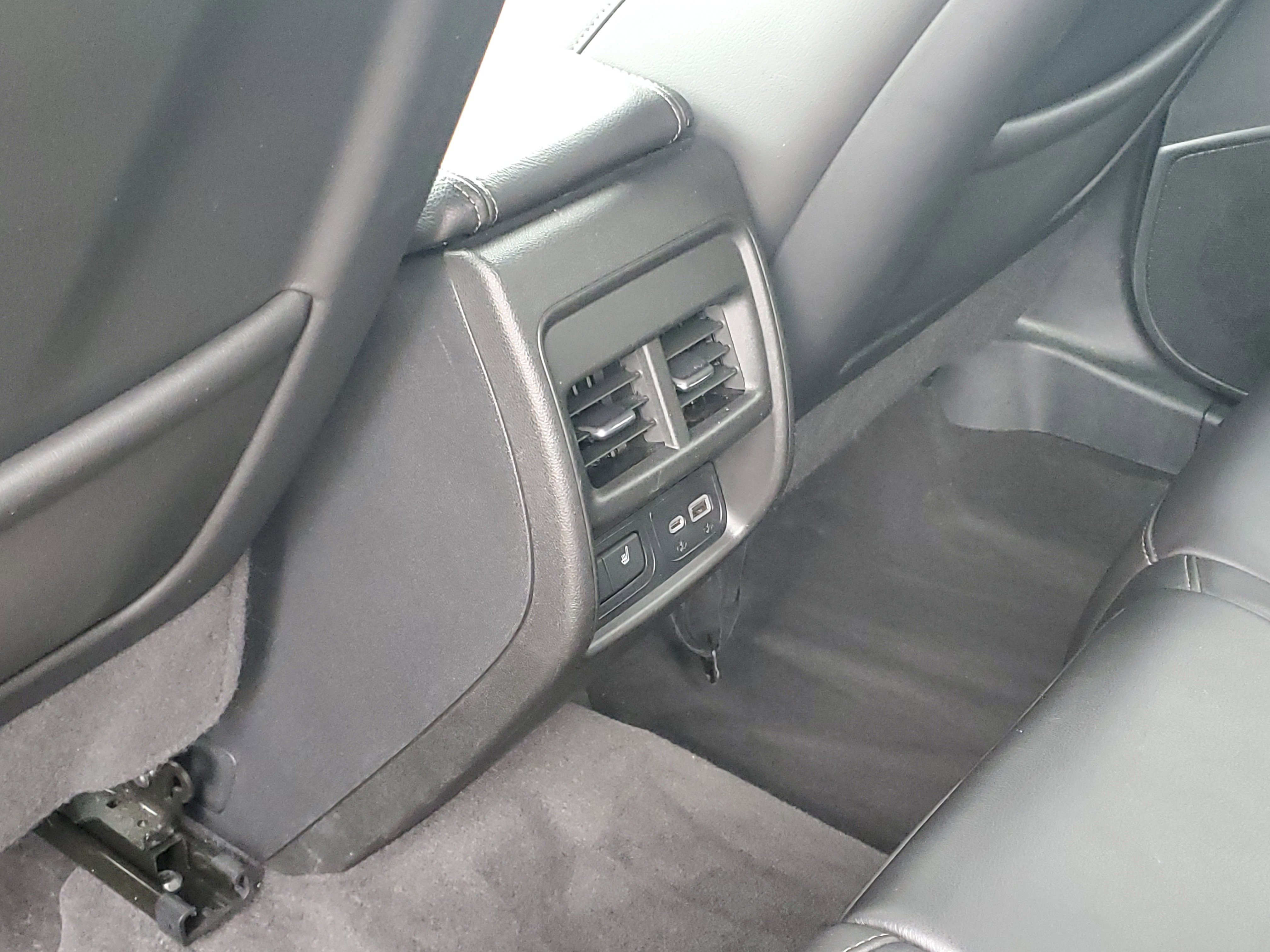 Used 2020 Cadillac XT4 Premium Luxury w/ Enhanced Visibility Package image 26