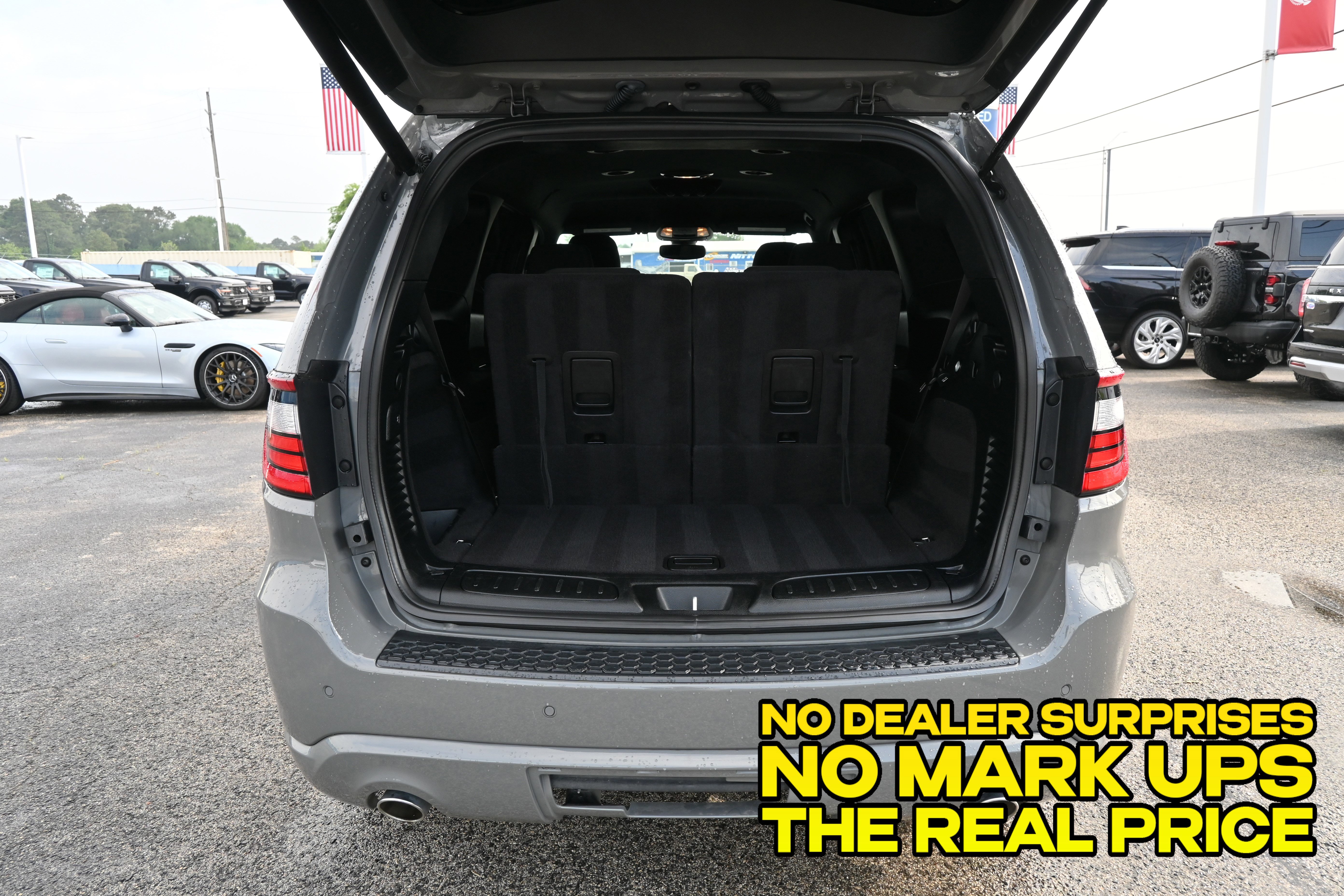 Used 2023 Dodge Durango R/T RWD image 5