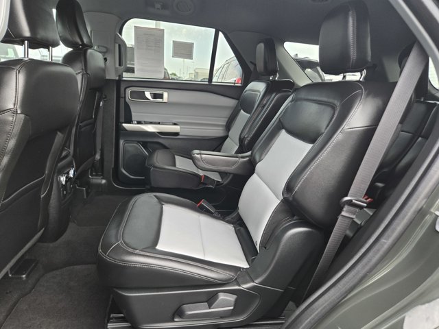 Used 2024 Ford Explorer XLT w/ Equipment Group 202A AWD/4WD image 27