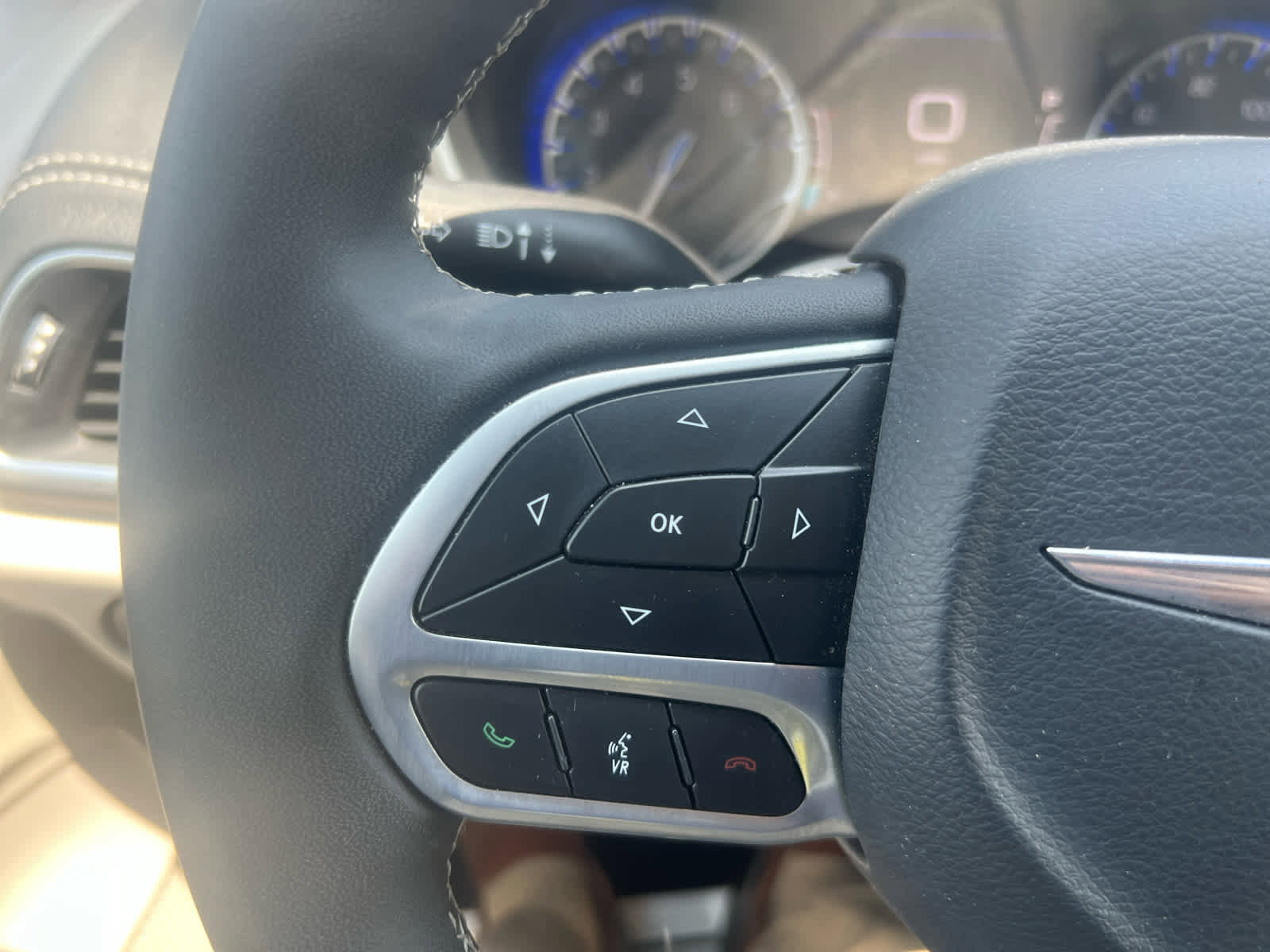 Used 2024 Chrysler Pacifica Limited image 18