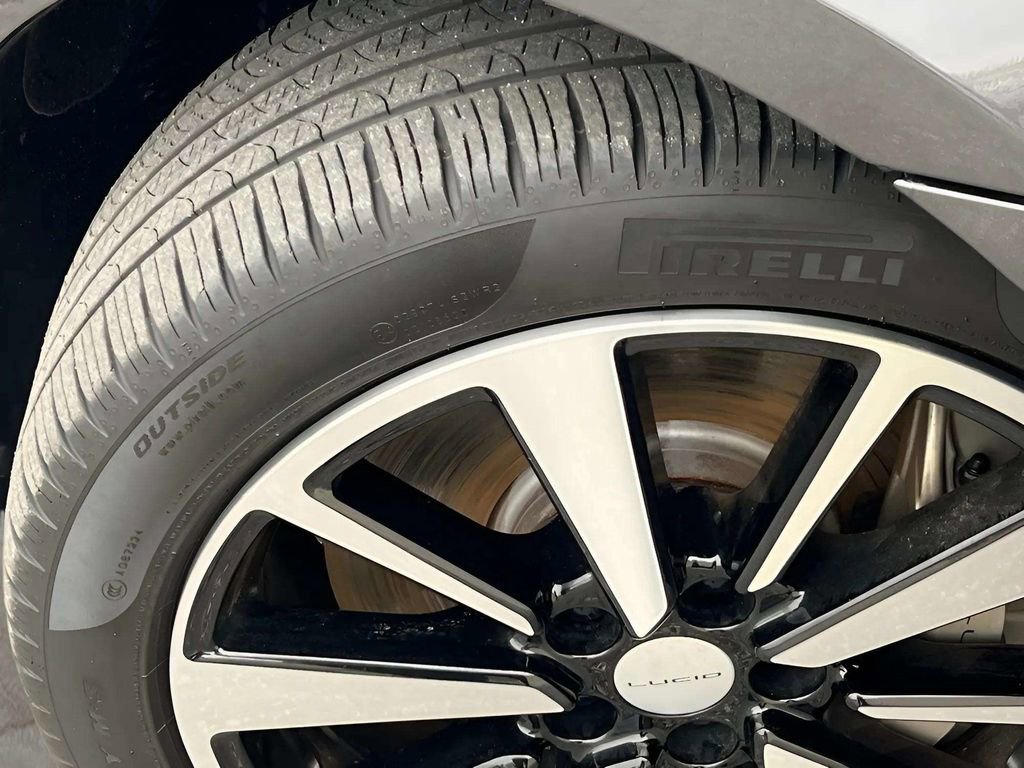 Used 2023 Lucid Air Grand Touring image 32