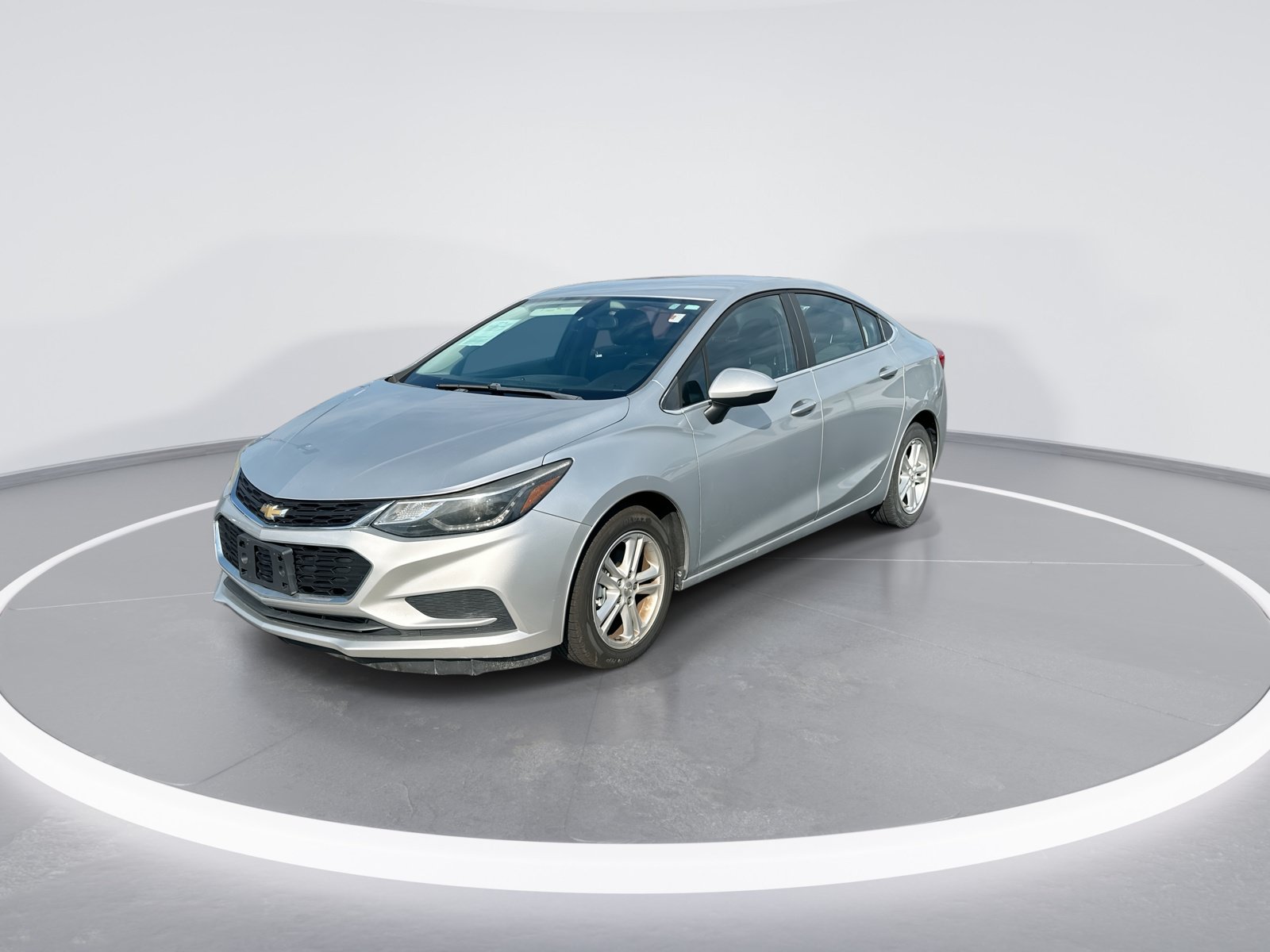 Used 2017 Chevrolet Cruze LT w/ Convenience Package FWD image 5