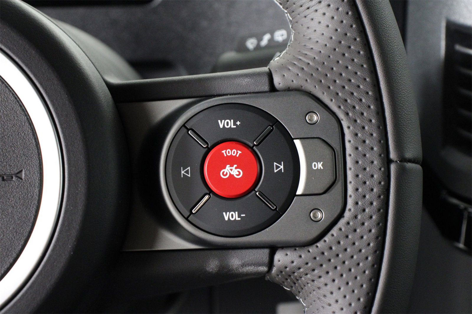 Used 2025 INEOS Grenadier Fieldmaster Edition image 14