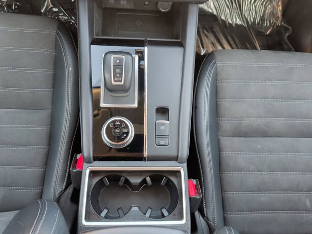 Used 2024 Mitsubishi Outlander SE Black Edition image 11