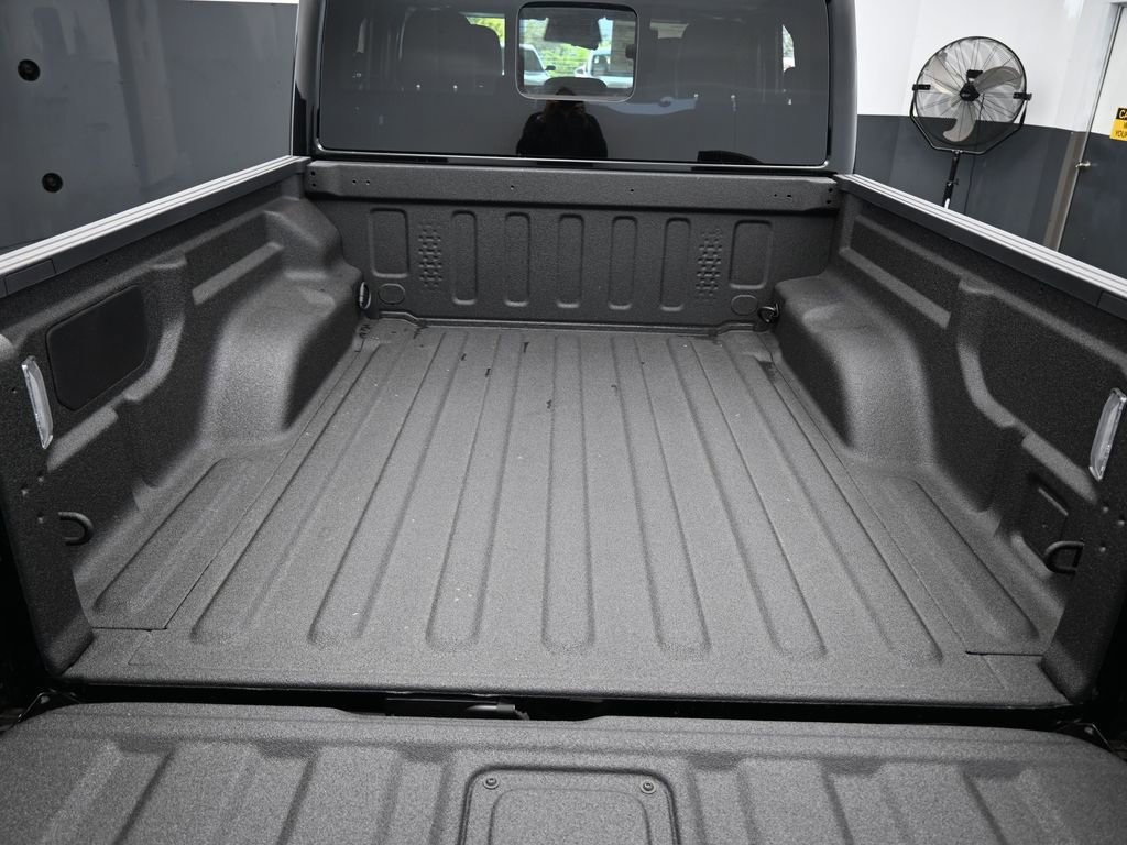 New 2026 Jeep Gladiator Rubicon w/ Steel Power Dome Hood Package AWD/4WD image 34