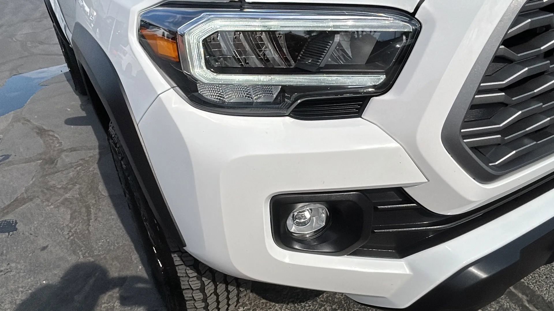 Used 2023 Toyota Tacoma TRD Off-Road image 33