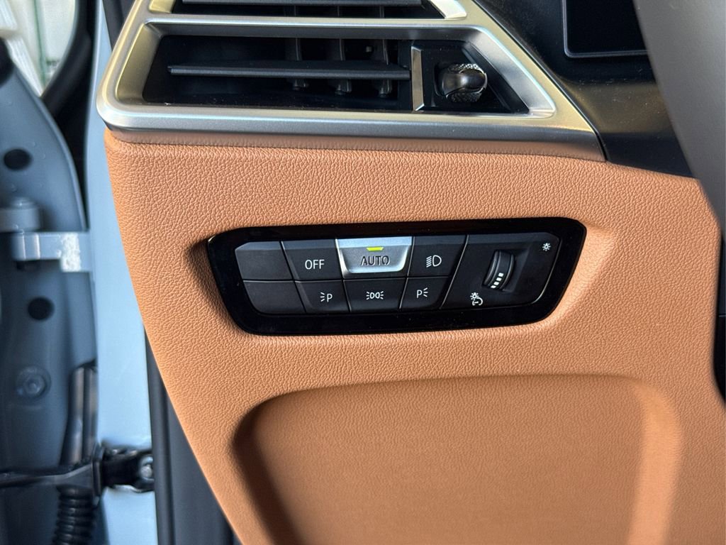 New 2026 BMW M440i Coupe w/ Parking Assistance Package RWD image 23